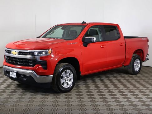 Used 2025 Chevrolet Silverado 1500 LT image 7