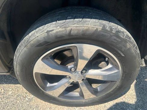 Used 2020 Jeep Cherokee Limited AWD/4WD image 12