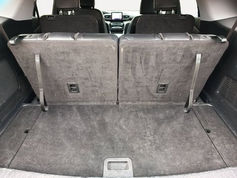 Used 2023 Ford Explorer Limited image 12