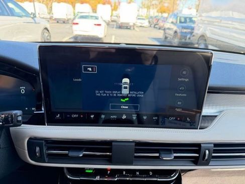 New 2026 Lincoln Corsair Premiere image 17