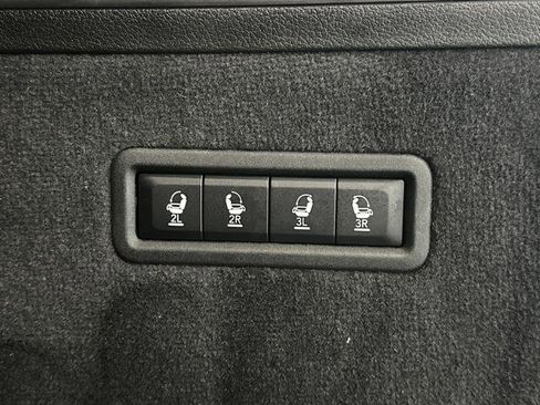 Used 2024 Jeep Grand Wagoneer Series III image 18