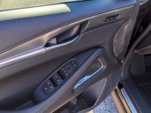 New 2026 INFINITI QX60 Luxe w/ Family Package image 9