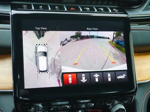 Used 2025 Jeep Grand Cherokee Summit AWD/4WD image 13