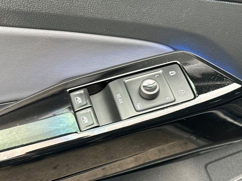 Used 2021 Volkswagen ID.4 Pro w/ ID.4 Protection Package image 11