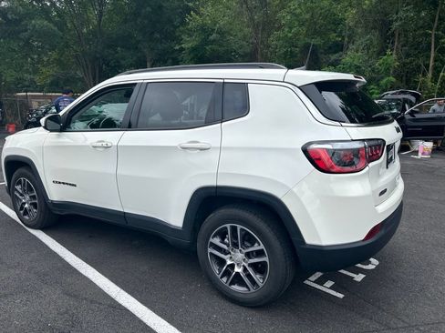 Used 2018 Jeep Compass Latitude w/ Popular Equipment Group FWD image 7