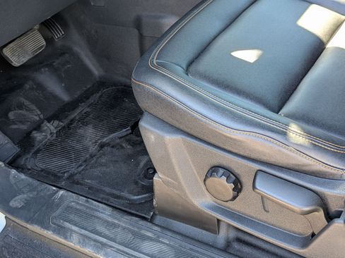 Used 2023 Ford Bronco Badlands w/ Sasquatch Package image 17