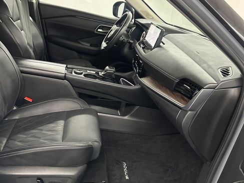 Used 2024 Nissan Rogue Platinum w/ Platinum Premium Package AWD/4WD image 36
