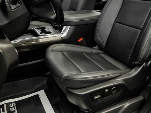 Used 2025 Chevrolet Silverado 2500 LTZ w/ LTZ Plus Package image 32