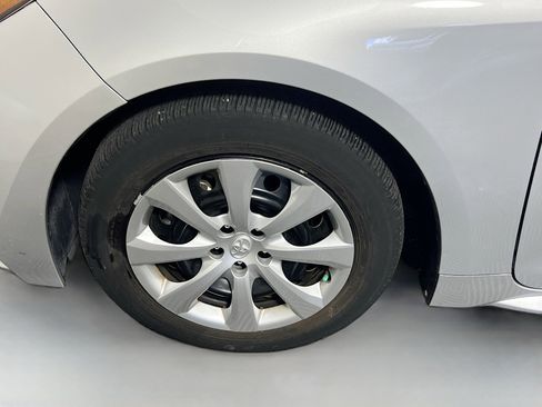 Used 2024 Toyota Corolla LE FWD image 13
