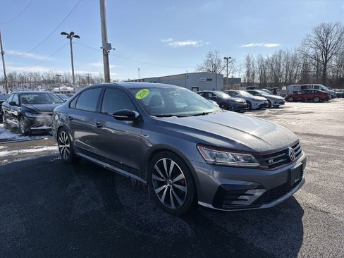 Used 2018 Volkswagen Passat 3.6 image 3