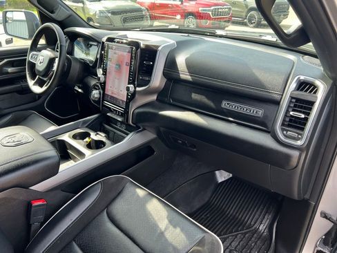 Used 2025 RAM 1500 Laramie AWD/4WD image 7