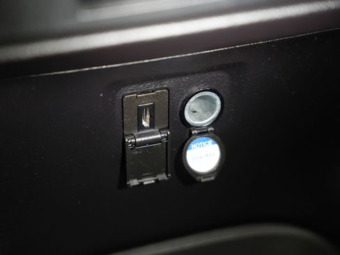 Used 2018 Toyota Sienna Limited Premium image 31