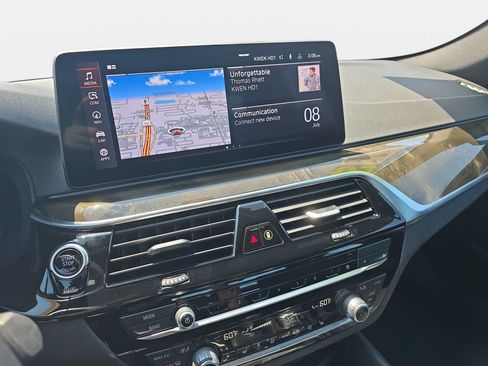 Used 2023 BMW 530i w/ Premium Package RWD image 20
