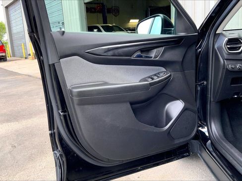 Used 2025 Chevrolet TrailBlazer LT FWD image 23