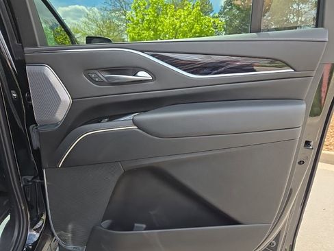 Used 2023 Cadillac Escalade ESV V image 21