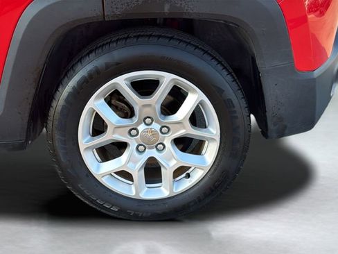 Used 2017 Jeep Renegade Latitude image 21