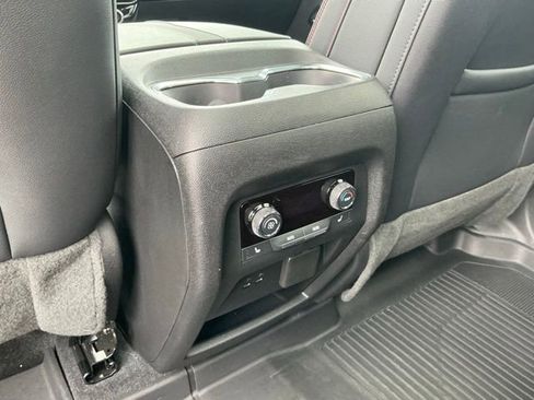Used 2024 Chevrolet Traverse RS AWD/4WD image 37