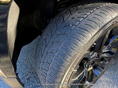 Used 2018 Chevrolet Suburban LT image 70