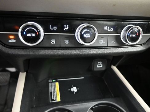 Used 2024 Honda HR-V EX-L image 18