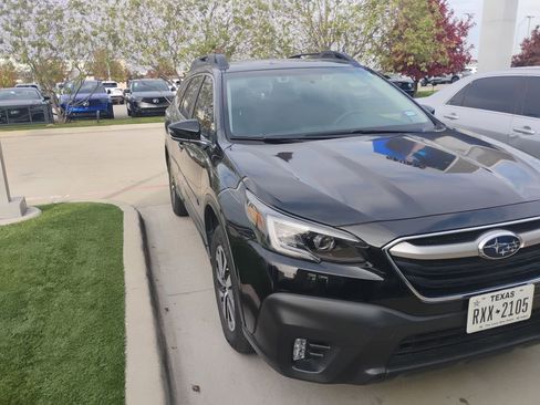 Used 2022 Subaru Outback Premium image 2