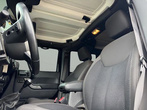 Used 2017 Jeep Wrangler Unlimited Sport image 16