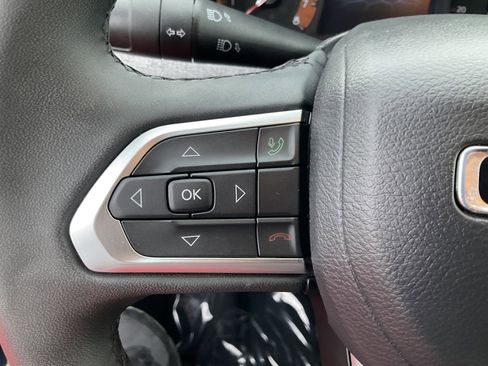 Used 2024 Jeep Compass Latitude image 29