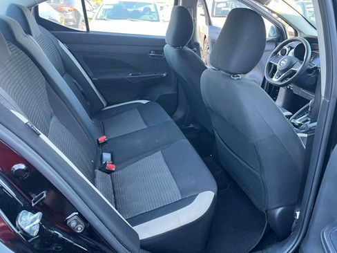 Used 2022 Nissan Versa SV image 11