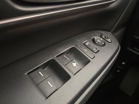 Used 2021 Honda CR-V Touring image 32