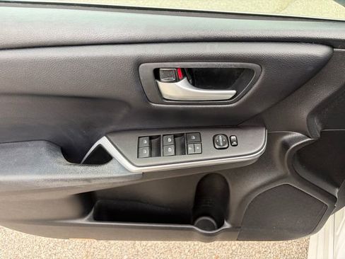 Used 2017 Toyota Camry LE FWD image 22