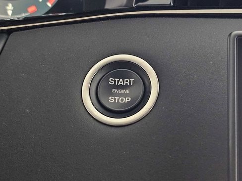 Used 2024 Land Rover Range Rover Evoque Dynamic SE image 29