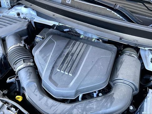 Used 2025 Chevrolet Traverse High Country AWD/4WD image 32