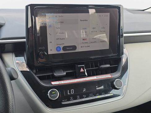 Used 2025 Toyota Corolla LE FWD image 19