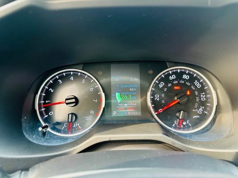 Used 2021 Toyota RAV4 LE image 23