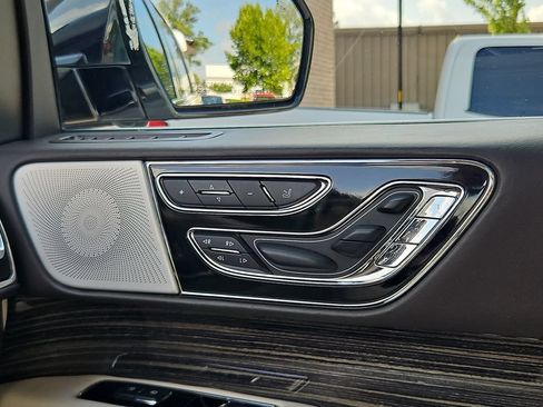 Used 2021 Lincoln Navigator L Black Label w/ Cargo Convenience Package AWD/4WD image 31