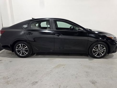 Used 2022 Kia Forte LXS w/ LXS Technology Package image 18