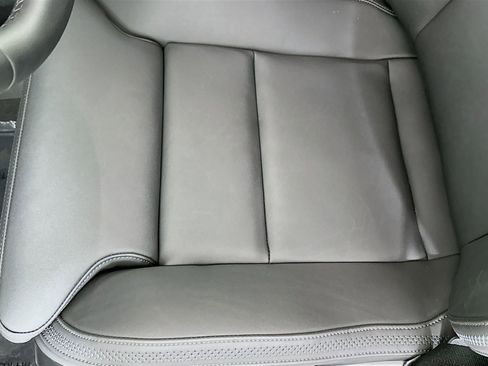 Used 2025 Volvo EX90 Ultra AWD/4WD image 19