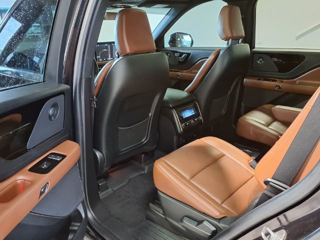 Used 2022 Lincoln Aviator Reserve w/ Elements Package Plus AWD/4WD image 19