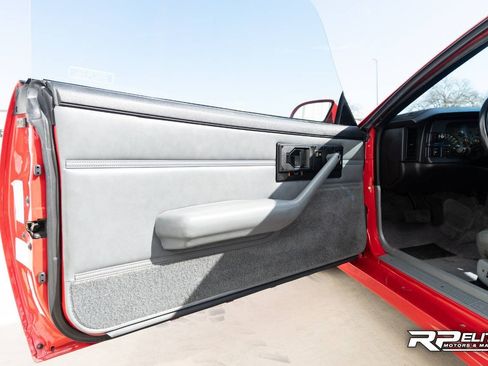 Used 1991 Chevrolet Camaro Z28 RWD image 55