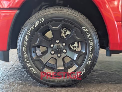 Used 2025 RAM 1500 Big Horn AWD/4WD image 16