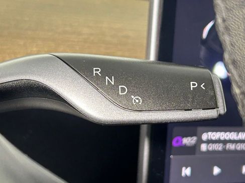 Used 2021 Tesla Model Y Long Range image 27