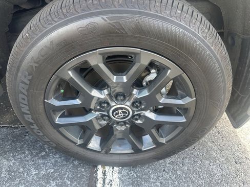 Certified 2024 Toyota Sequoia Platinum image 11