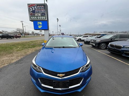 Used 2017 Chevrolet Cruze LT w/ Convenience Package image 9