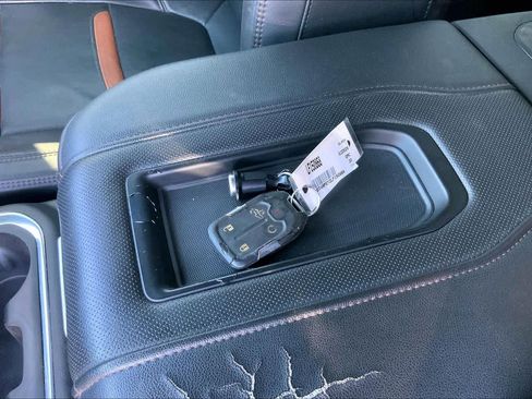 Used 2020 GMC Sierra 2500 AT4 w/ AT4 Premium Package image 14