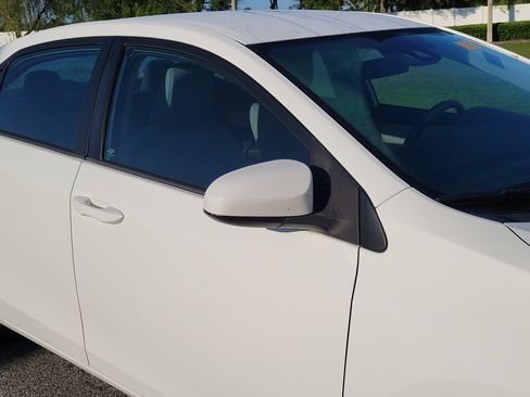 Used 2017 Toyota Corolla LE image 11