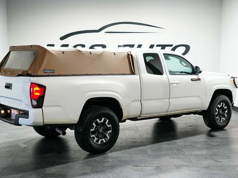 Used 2020 Toyota Tacoma SR image 5