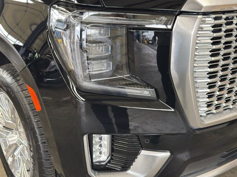 Used 2024 GMC Yukon XL Denali w/ Advanced Technology Package AWD/4WD image 3