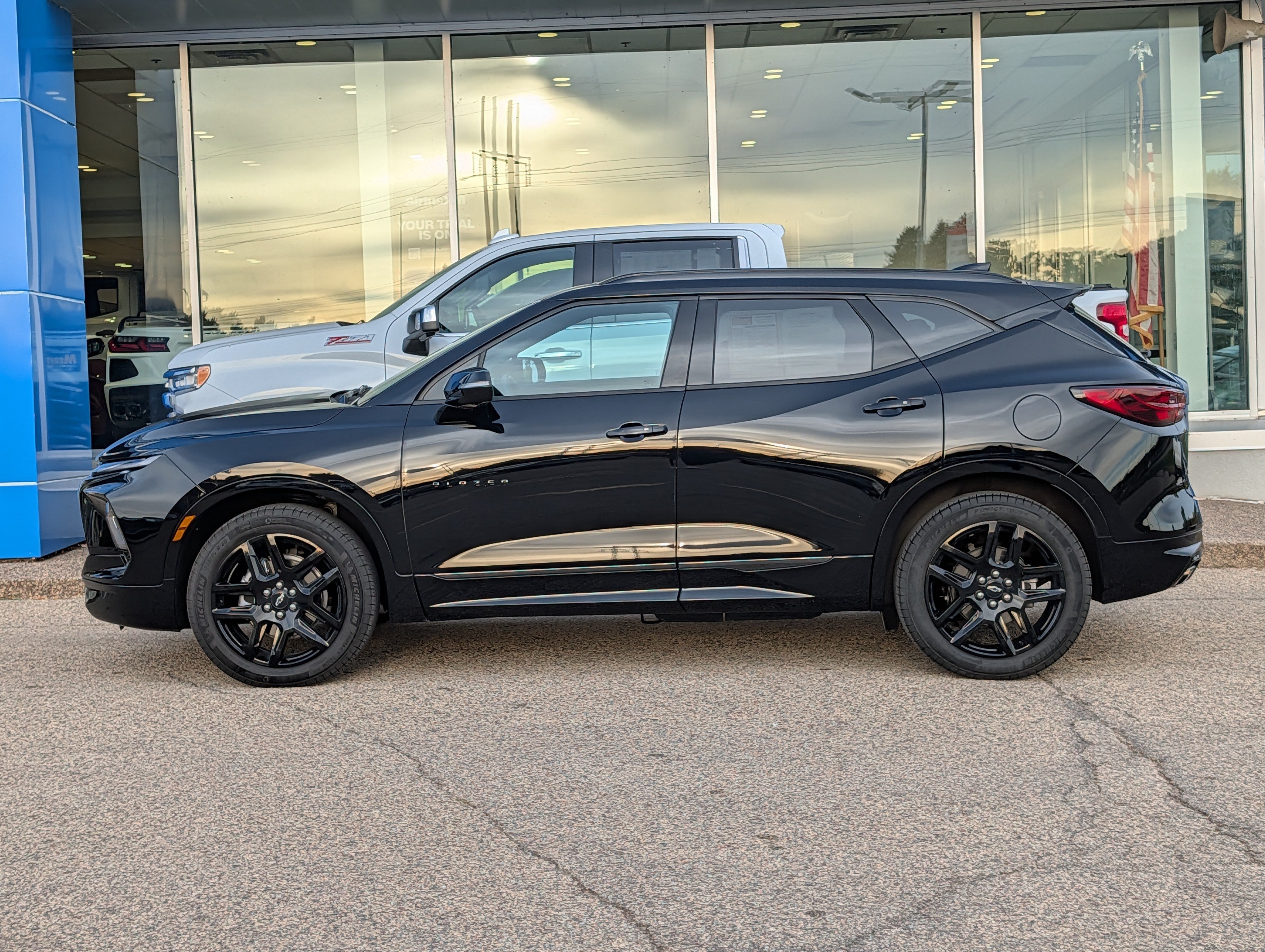 Certified 2025 Chevrolet Blazer RS w/ Driver Confidence II Package AWD/4WD image 5