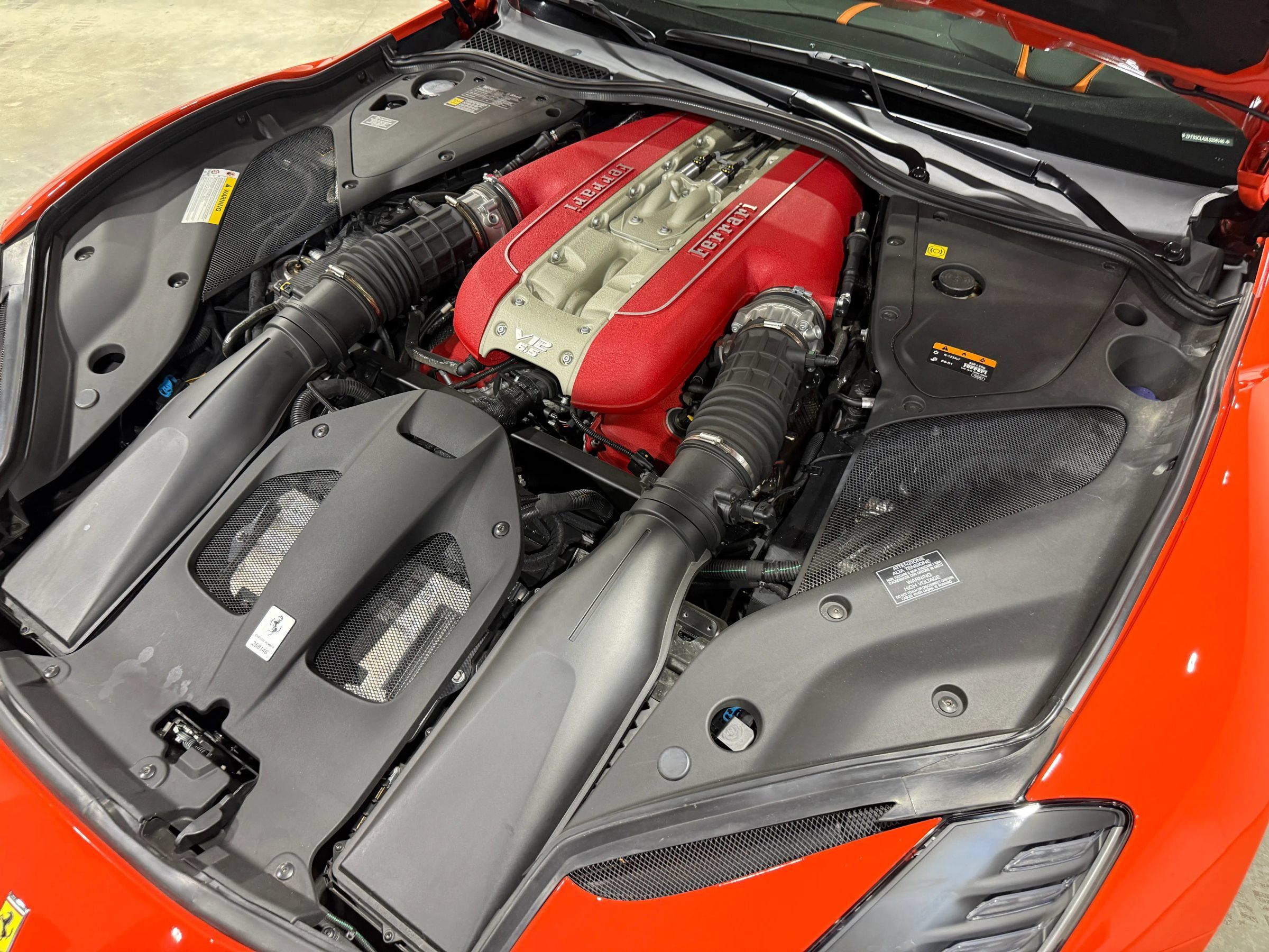 Used 2020 Ferrari 812 Superfast RWD image 82