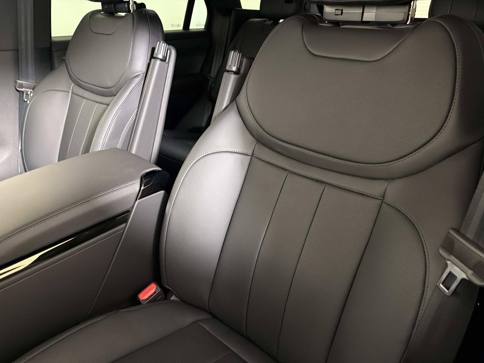 New 2027 Land Rover Range Rover Sport Dynamic SE AWD/4WD image 18