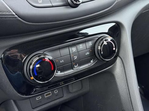 Used 2022 Buick Encore GX Preferred w/ Cold Weather Comfort Package AWD/4WD image 24